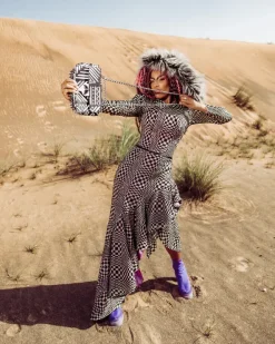 A.I.8 AFRICAN INTELLIGENCE - ORIGIN STORY SHARK HANDBAG