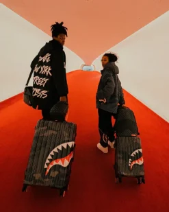 3AM SHARKNAUTICS 29.5u201d FULL-SIZE LUGGAGE