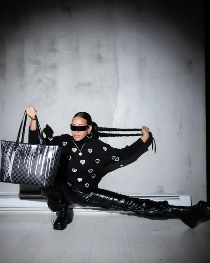 CHATEAU GHOST TOTE