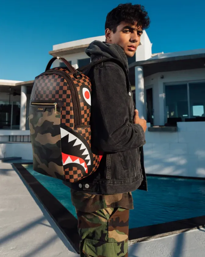 EXTERIOR GOLD ZIP POCKET SHARKS IN PARIS BACKPACK (DLXV)
