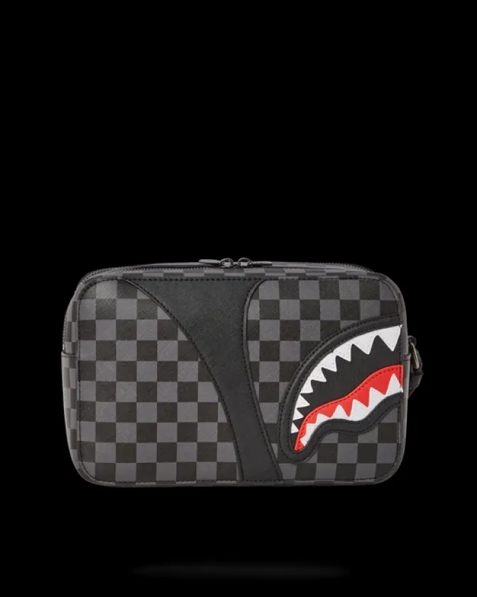 HENNY AIIR TO THE THRONE TOILETRY BAG