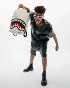SHARK CENTRAL (WHT) BACKPACK (DLXV)
