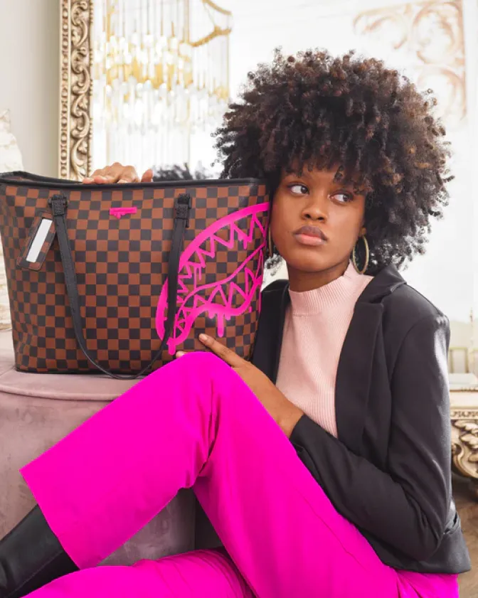 THE ARTISTS TOUCH TOTE