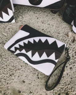 V.V.I.P. CROSSOVER CLUTCH